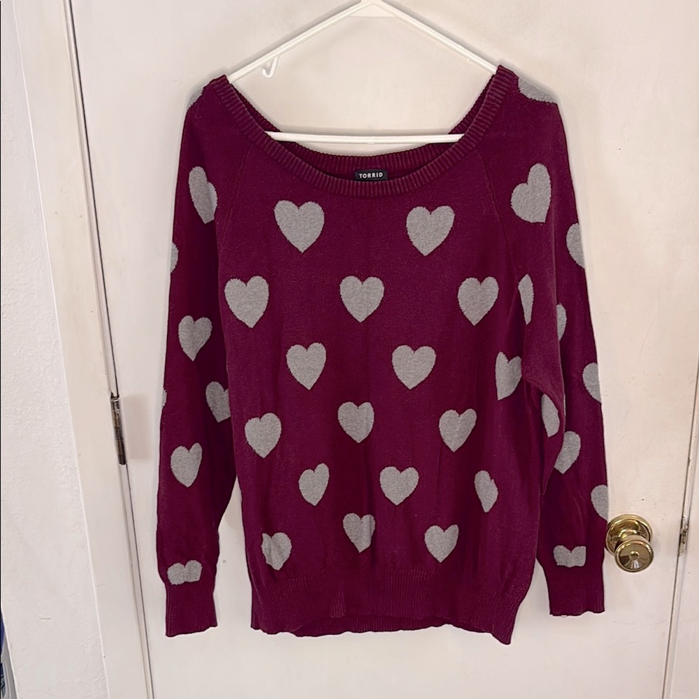 Torrid Size 1 maroon cotton wide neck sweater with grey hearts